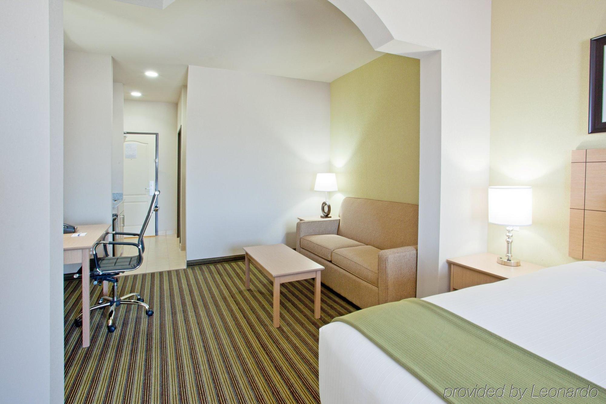 Holiday Express & By Ihg