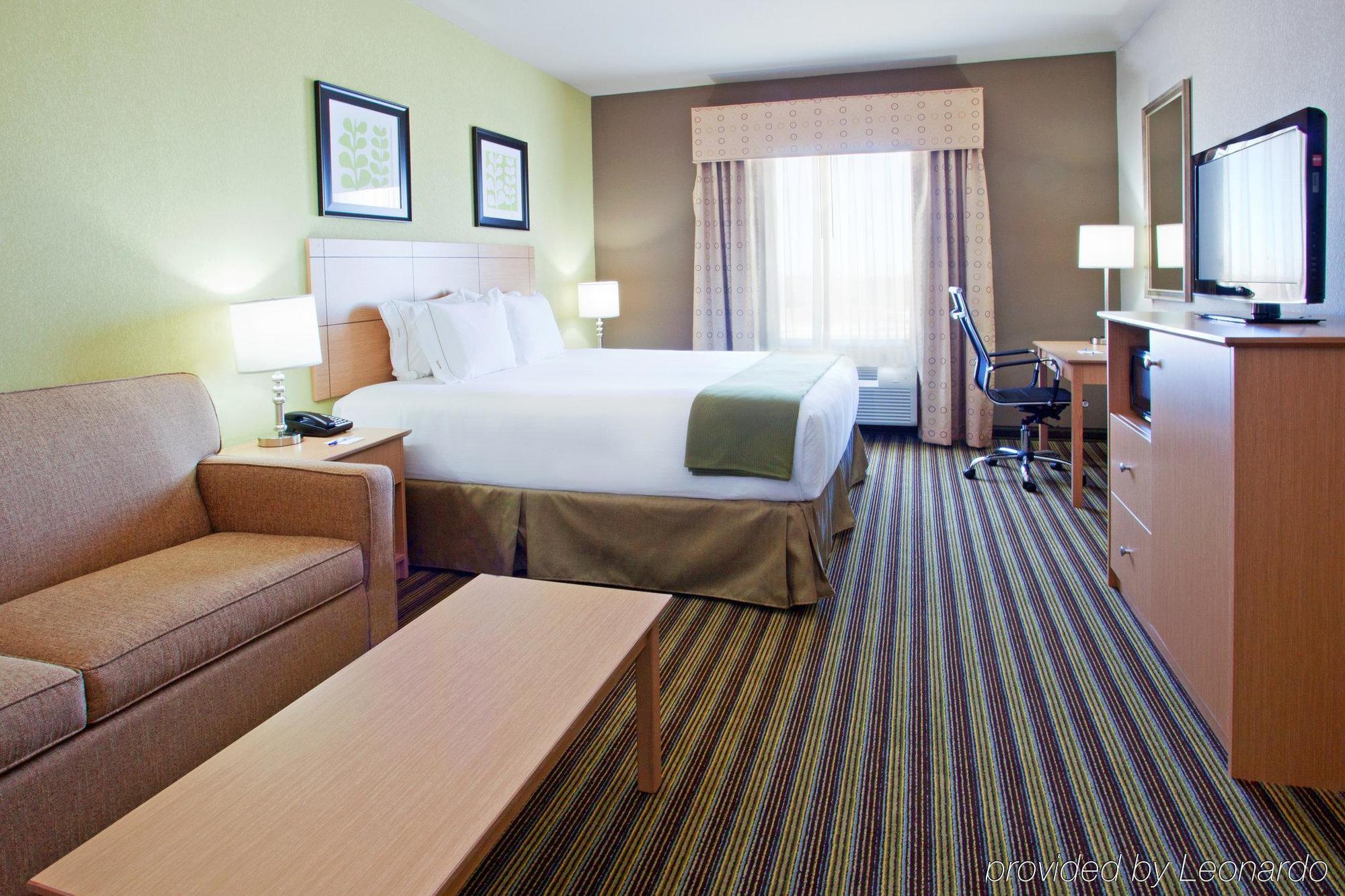 Holiday Express & By Ihg Hotel Alvarado